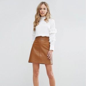✨NWT✨ French Connection Goldenburg Leather Mini Skirt